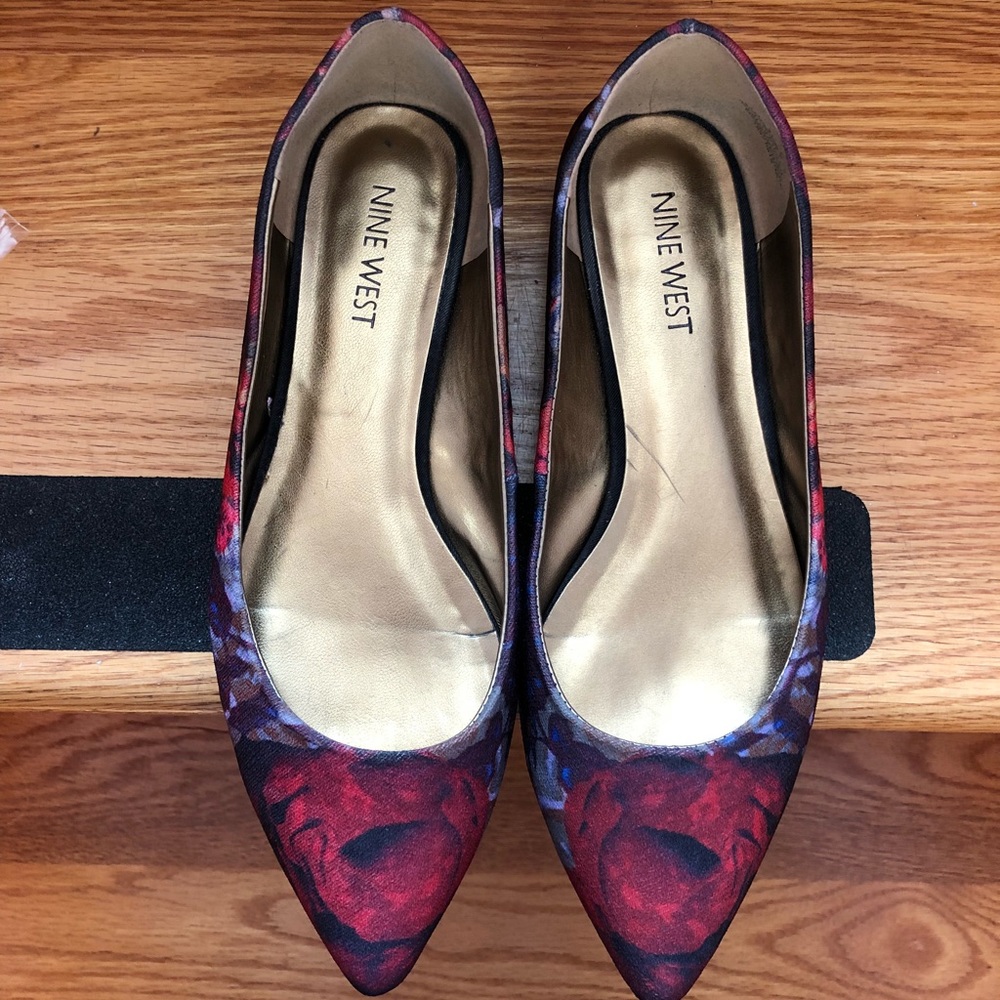 Floral women flat